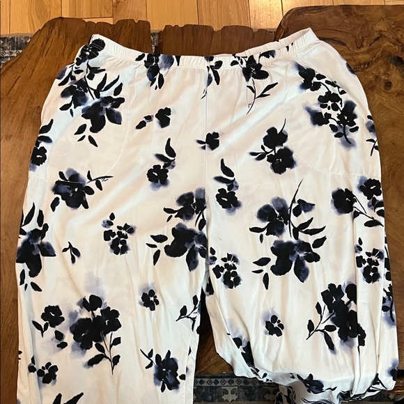 🔥Vera Wang Black & White Floral Pajama Set, Size Large Tall. 3-Piece Set 💃🏻 - Picture 4 of 14